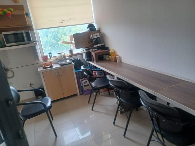 Team Area, motia-citi-royal-business-park Commercial Office Space 2750 Sq.Ft. In Ambala Highway Zirakpur 10658737