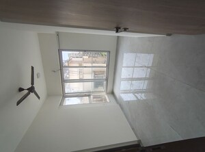 Room in 2 BHK Apartment at Kukreja Sitaram Niwas, Ghatkopar East – for Rent