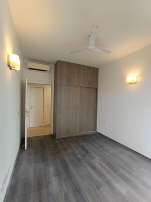 Room in 3 BHK Apartment at Ireo The Corridors, Sector 67a – for Rent