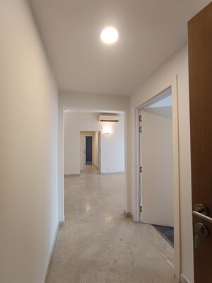Room in 3 BHK Apartment at Ireo The Corridors, Sector 67a – for Rent