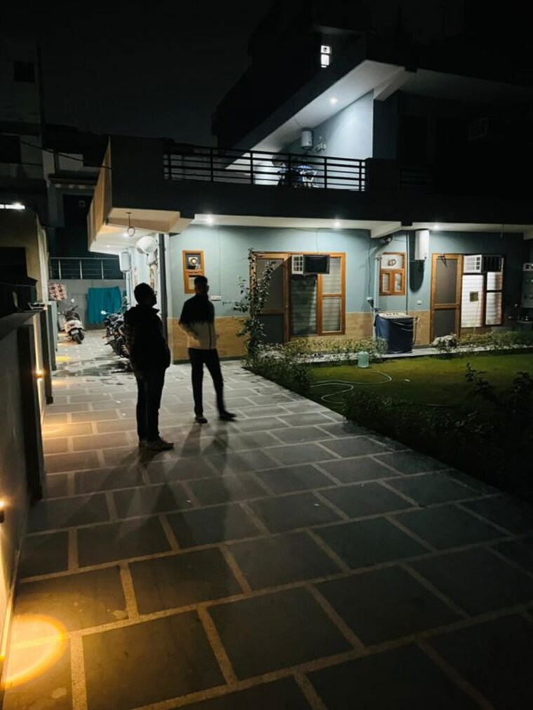  Parking, sector 31 Studio 651 Sq.Ft. Builder Floor In Sector 31 Gurgaon 10658753