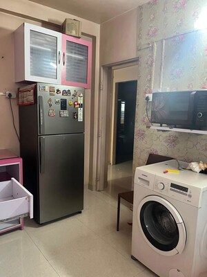 Room in 2 BHK Apartment at Viman Nagar – for Rent
