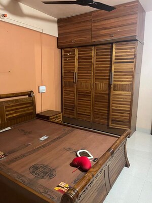 Room in 2 BHK Apartment at Viman Nagar – for Rent