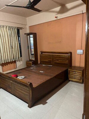Bedroom in 2 BHK Apartment at Viman Nagar – for Rent