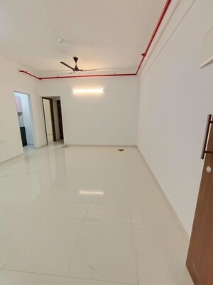 Room in 2 BHK Apartment at Runwal The Central Park, Chinchwad – for Rent