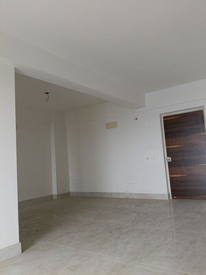 Room in 4 BHK Apartment at Natural Quest, Santoshpur – for Sale