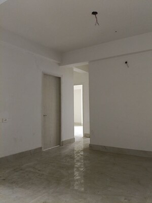 Room in 4 BHK Apartment at Natural Quest, Santoshpur – for Sale