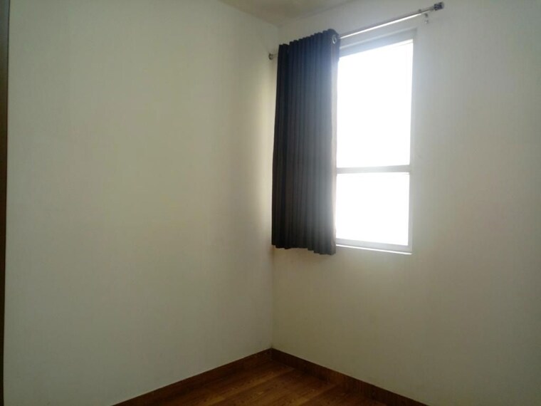 Room, sector 72 2 Bedroom 526 Sq.Ft. Apartment In Sector 72 Gurgaon 10658754