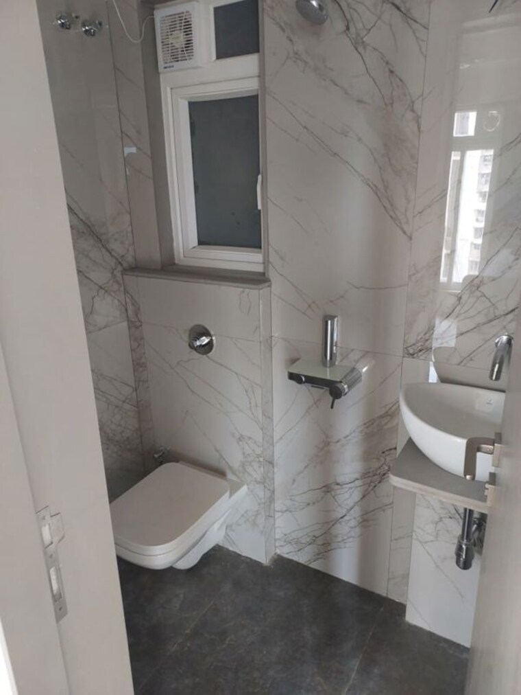 Bathroom, gurukrupa-param 1 Bedroom 400 Sq.Ft. Apartment In Vikhroli East Mumbai 10658795
