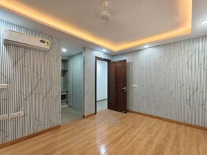Room in 3 BHK Apartment at Amrapali Verona Heights, Tech Zone 4 Greater Noida – for Sale