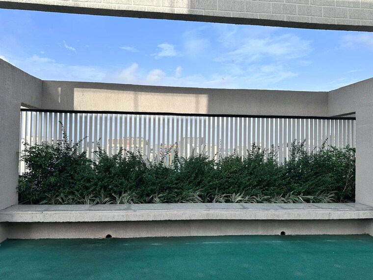 Swimming Pool, shapoorji-pallonji-bkc-28 2 Bedroom 712 Sq.Ft. Apartment In Bandra East Mumbai 10658813