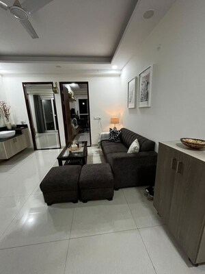Living Room in 2 BHK Builder Floor at Sector 32 – for Rent