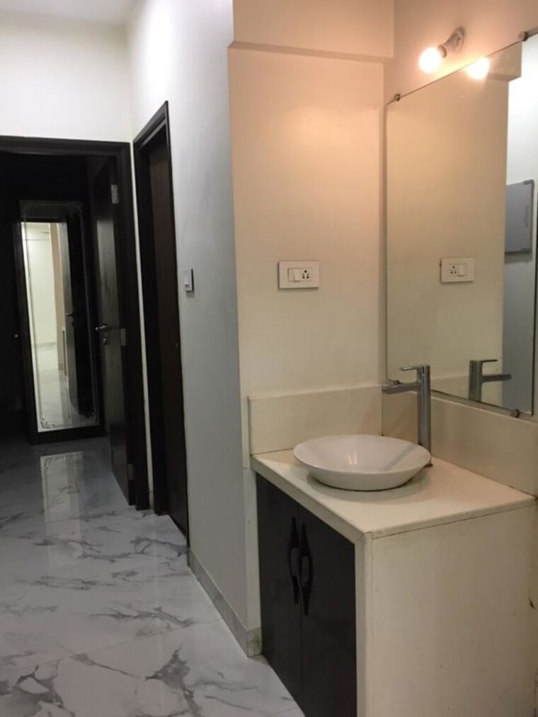 Bathroom, raheja-ridgewood 2 Bedroom 822 Sq.Ft. Apartment In Goregaon East Mumbai 10658841