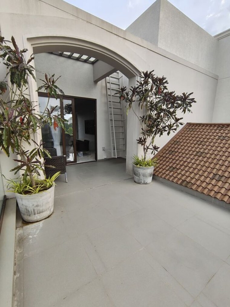 Balcony, bay-nilamber-nirvaan 4 Bedroom 2318 Sq.Ft. Villa In Old Padra Road Vadodara 10658839