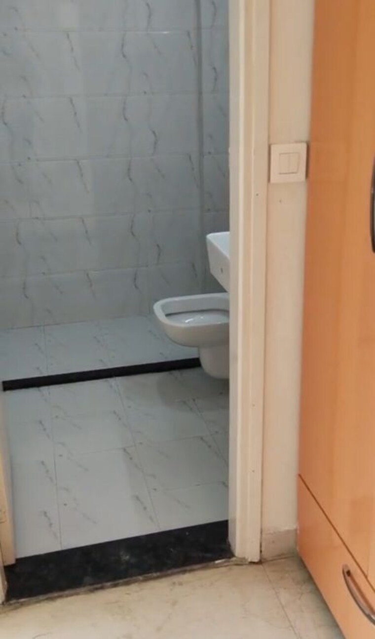 Bathroom, bptp-astaire-gardens 3 Bedroom 1405 Sq.Ft. Apartment In Sector 70a Gurgaon 10658902