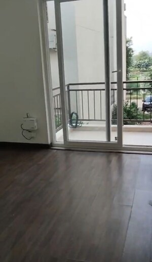 Room in 3 BHK Apartment at BPTP Astaire Gardens, Sector 70a – for Rent