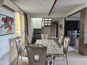 Team Area in 3 BHK Builder Floor at Aman Vihar – for Rent