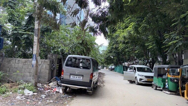  Parking, my-space Commercial Land 490 Sq.Yd. In Madhapur Hyderabad 10658005