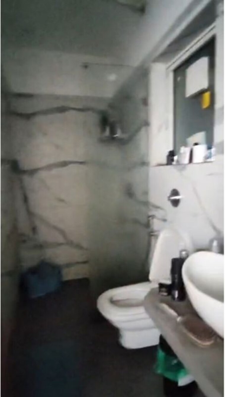 Bathroom, chembur 2 Bedroom 700 Sq.Ft. Apartment In Chembur Mumbai 10658710