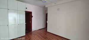 Room in 3.5 BHK Apartment at LnT Raintree Boulevard, Hebbal – for Rent