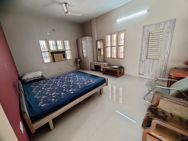 Bedroom, memnagar 4 Bedroom 400 Sq.Yd. Villa In Memnagar Ahmedabad 10658976