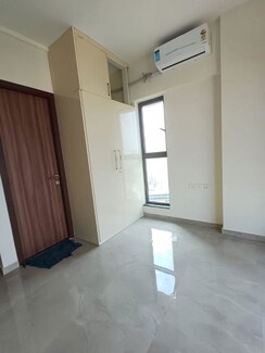 1 BHK +Apartment For Rent in Sheth Irene