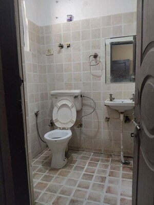 Bathroom in 1 BHK Builder Floor at Neb Sarai – for Rent
