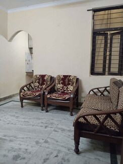 1 BHK +Builder Floor For Rent in Neb Sarai