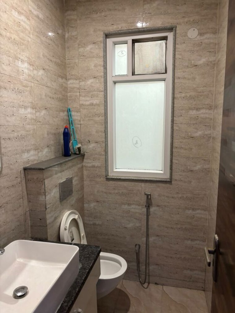 Bathroom, rwa-residential-society-sector-46 3 Bedroom 2250 Sq.Ft. Builder Floor In Sector 46 Gurgaon 10658954