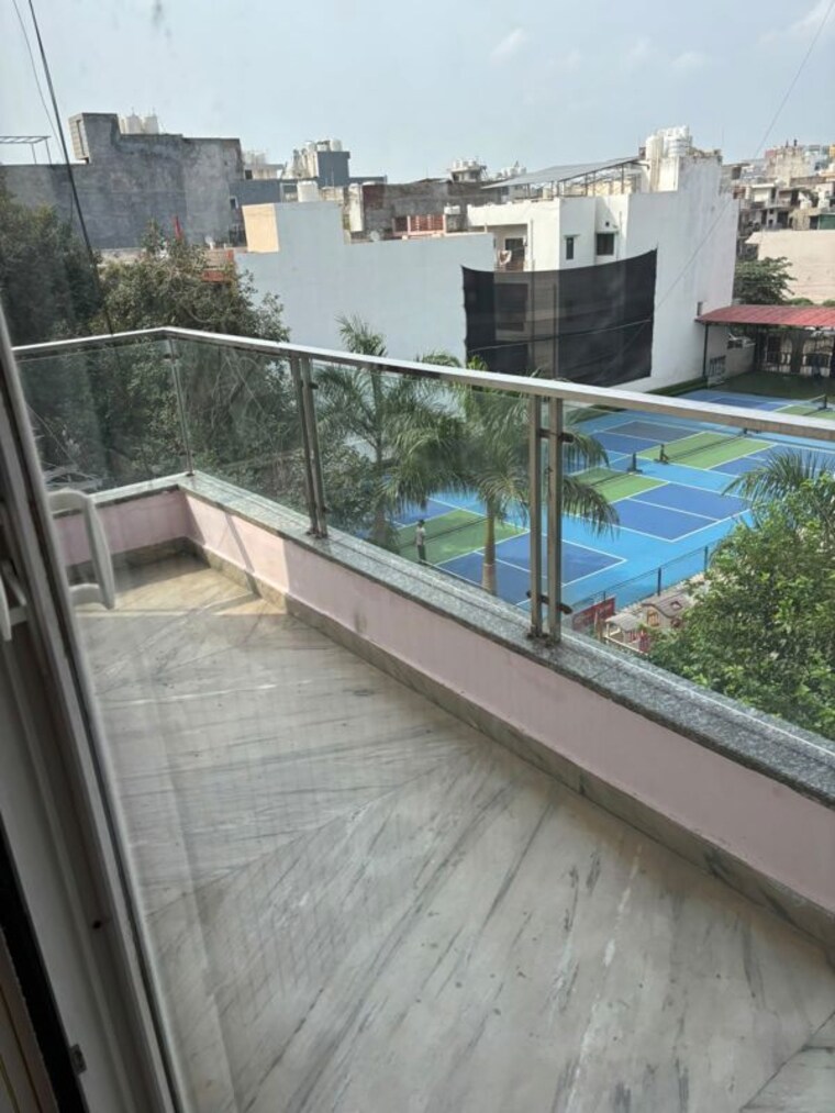 Balcony, rwa-residential-society-sector-46 3 Bedroom 2250 Sq.Ft. Builder Floor In Sector 46 Gurgaon 10658954