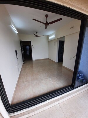 Room in 1 BHK Apartment at Tulsi Aura Mumbai, Ghansoli – for Rent
