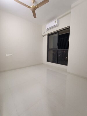 Room in 2 BHK Apartment at Sugee Atharva, Prabhadevi – for Rent