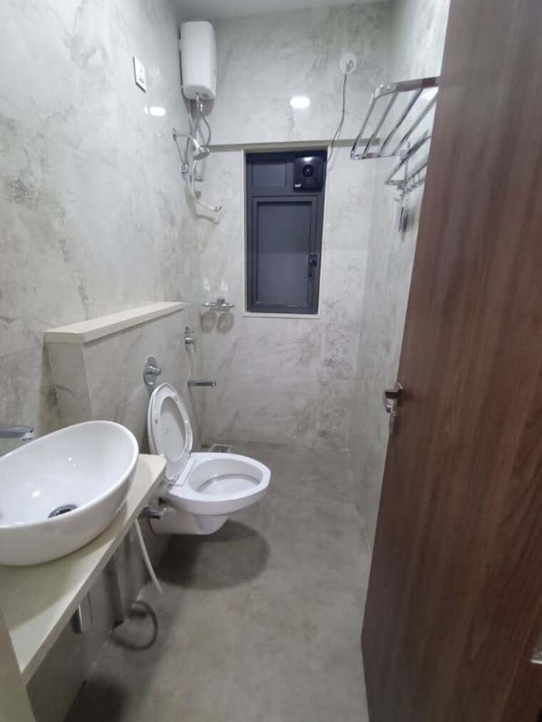 Bathroom, sugee-atharva 2 Bedroom 700 Sq.Ft. Apartment In Prabhadevi Mumbai 10659013