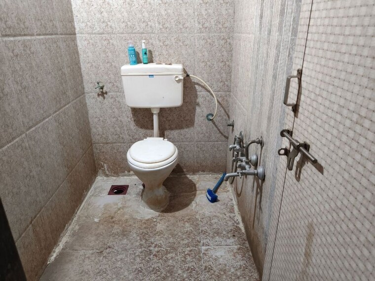 Bathroom, shyamal 2 Bedroom 1250 Sq.Ft. Apartment In Shyamal Ahmedabad 10657401