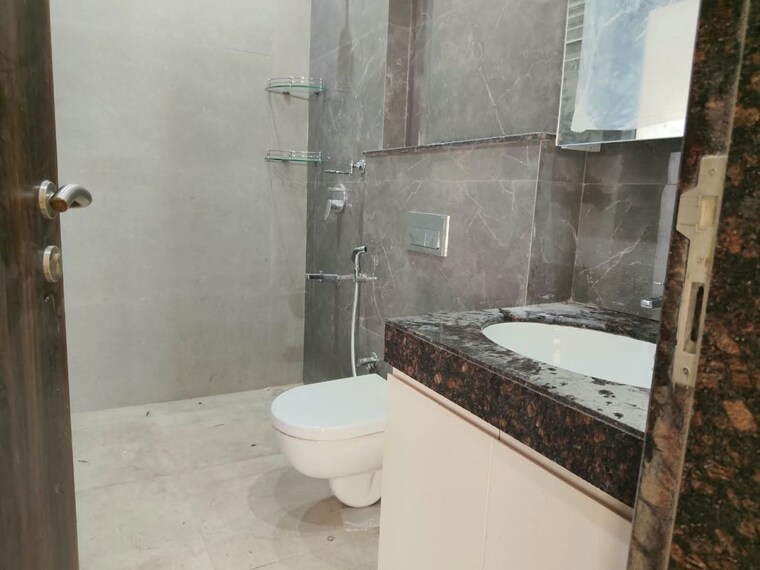 Bathroom, sheth-72-west 3 Bedroom 1120 Sq.Ft. Apartment In Andheri West Mumbai 10659050