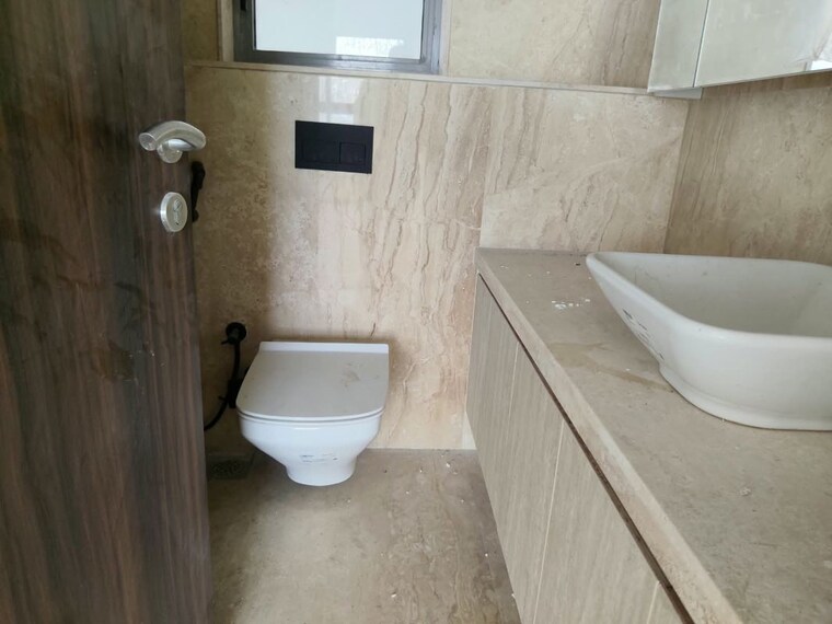 Bathroom, sheth-72-west 3 Bedroom 1120 Sq.Ft. Apartment In Andheri West Mumbai 10659050