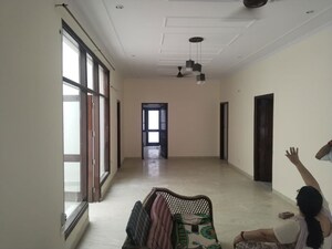 2 BHK Apartment For Rent in Stellar Greens, Sector 44