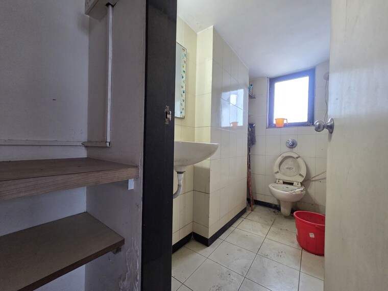 Bathroom, prakash nagar Commercial Office Space 227 Sq.Ft. In Prakash Nagar Mumbai 10659067