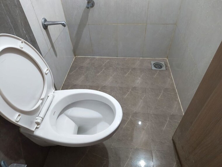 Bathroom, kohinoor-grandeur 2 Bedroom 950 Sq.Ft. Apartment In Ravet Pune 10659094