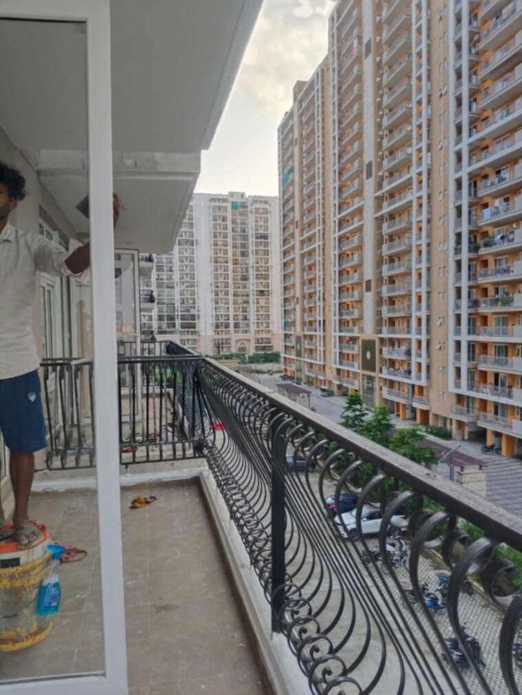 Balcony, omaxe-hazratganj-residency 2.5 Bedroom 1250 Sq.Ft. Apartment In Gomti Nagar Lucknow 10659084