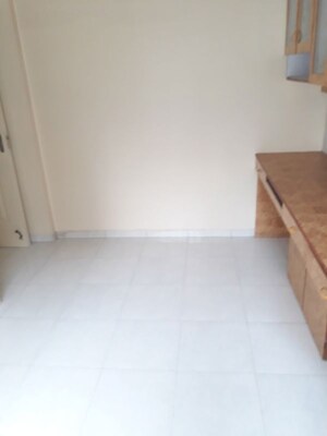 Room in 2.5 BHK Apartment at Clover Heights, Wanowrie – for Rent
