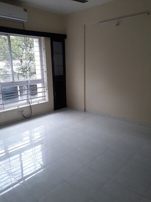 Room in 2.5 BHK Apartment at Clover Heights, Wanowrie – for Rent