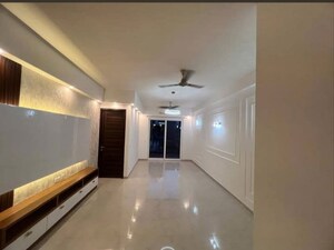 Hall in 3 BHK Apartment at Smart World Orchard, Sector 61 – for Rent