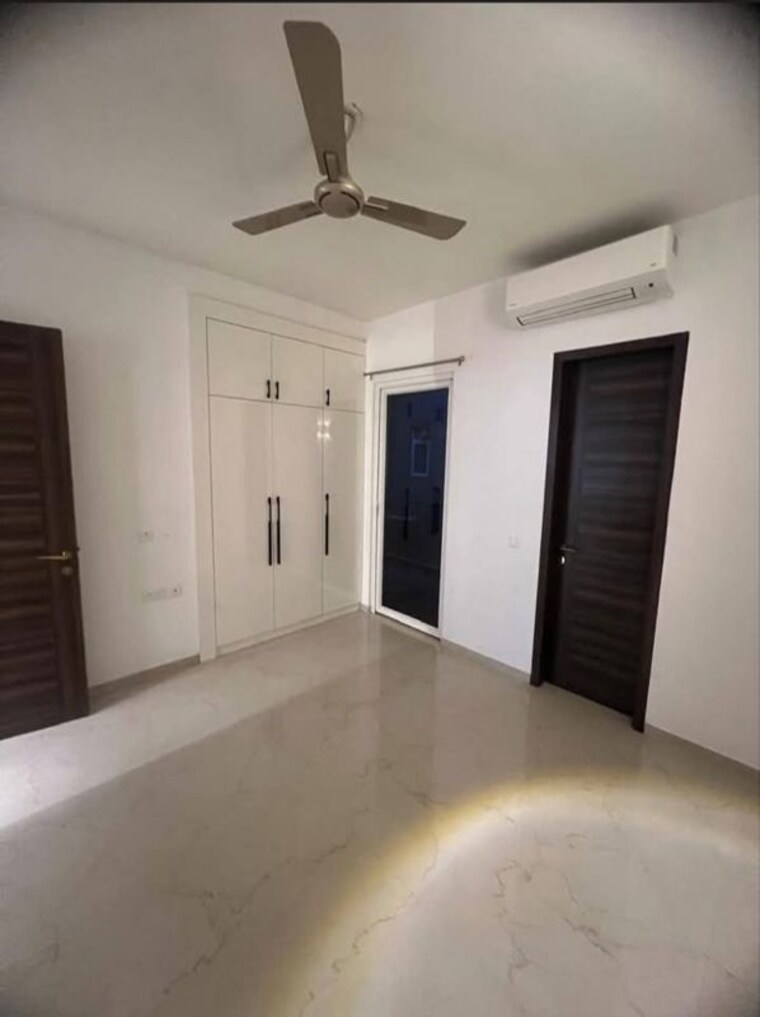 Room, smart-world-orchard 3 Bedroom 1680 Sq.Ft. Apartment In Sector 61 Gurgaon 10659151