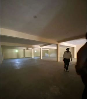 Parking in  Showroom at Bariatu – for Rent