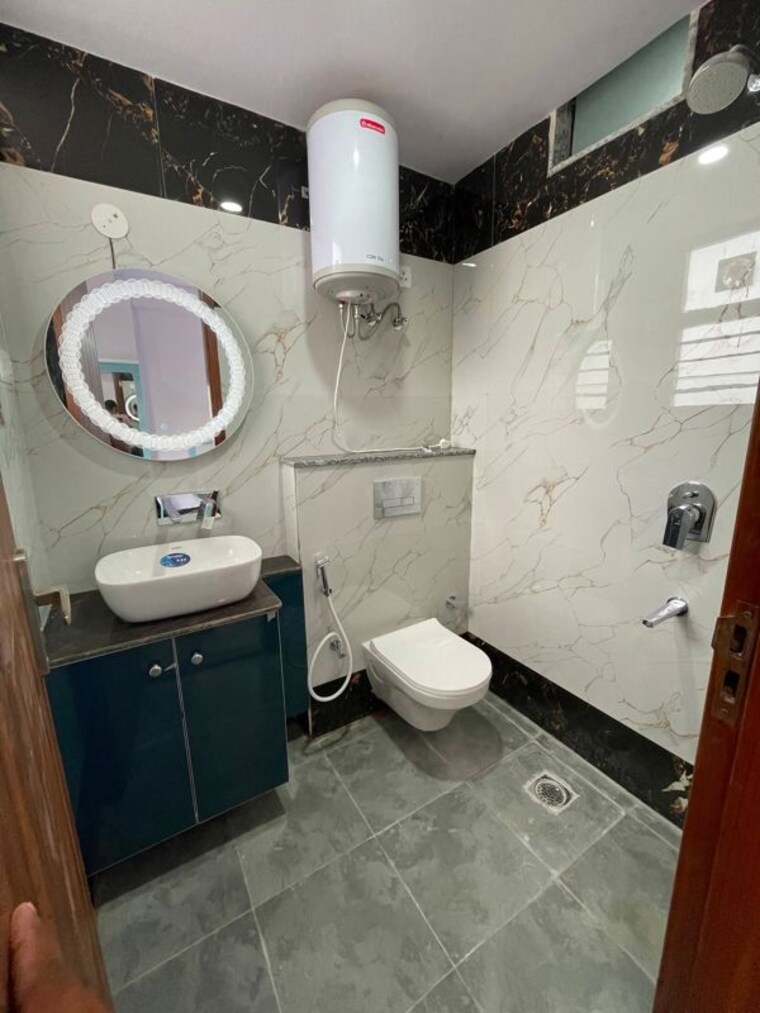 Team Area, freedom fighters enclave 2 Bedroom 1000 Sq.Ft. Apartment In Freedom Fighters Enclave Delhi 10659159