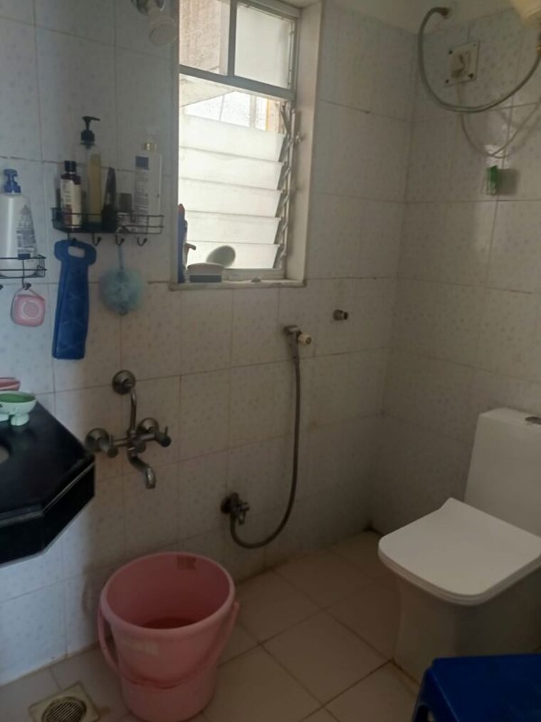 Bathroom, parmar-garden 2 Bedroom 1070 Sq.Ft. Apartment In Wanwadi Pune 10659172