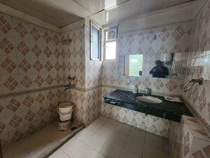 Attached Bathroom in 5 BHK Apartment at Suncity Essel Tower, Sector 28 – for Sale