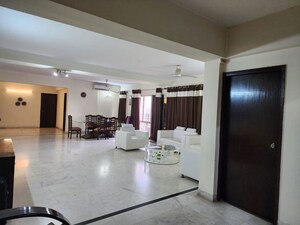 Living Room in 5 BHK Apartment at Suncity Essel Tower, Sector 28 – for Sale