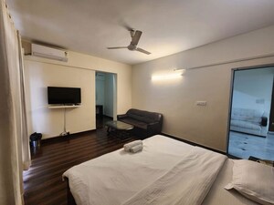 Bedroom in 5 BHK Apartment at Suncity Essel Tower, Sector 28 – for Sale